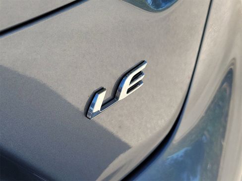 Used 2025 Toyota Corolla LE image 7