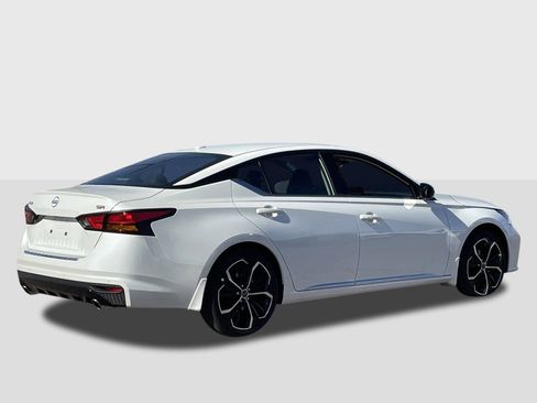 New 2025 Nissan Altima 2.5 SR image 6