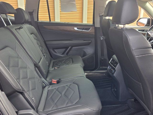 Used 2026 Volkswagen Atlas SE FWD image 17