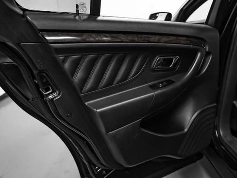 Used 2015 Ford Taurus Limited FWD image 39