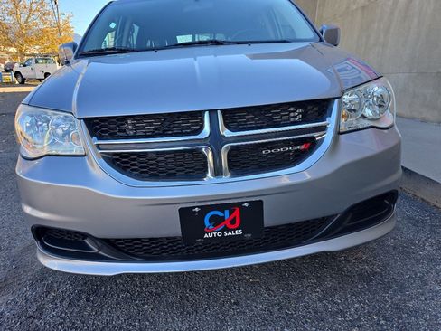 Used 2016 Dodge Grand Caravan SXT w/ Rear Park Assist Package image 9