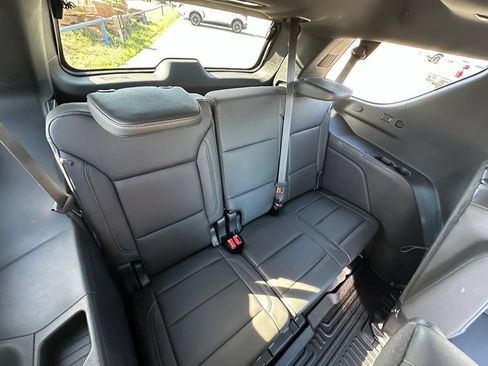 Used 2024 Chevrolet Tahoe Z71 AWD/4WD image 24