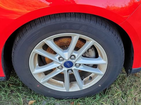 Used 2016 Ford Focus SE w/ Reverse Sensing Package image 20