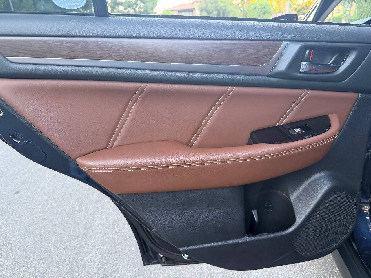 Used 2018 Subaru Outback 2.5i Touring AWD/4WD image 19