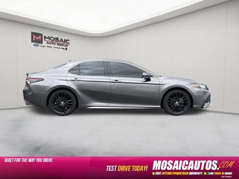 Used 2023 Toyota Camry XSE FWD image 8