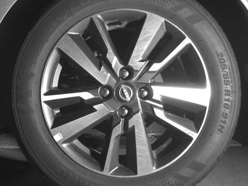 Used 2025 Nissan Versa SV image 14