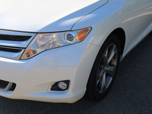 Used 2013 Toyota Venza XLE image 8