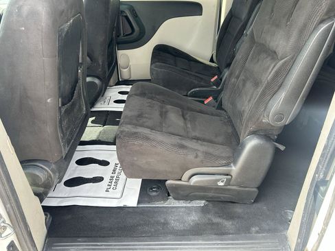 Used 2014 Dodge Grand Caravan SXT w/ Quick Order Package 29G SXT FWD image 9