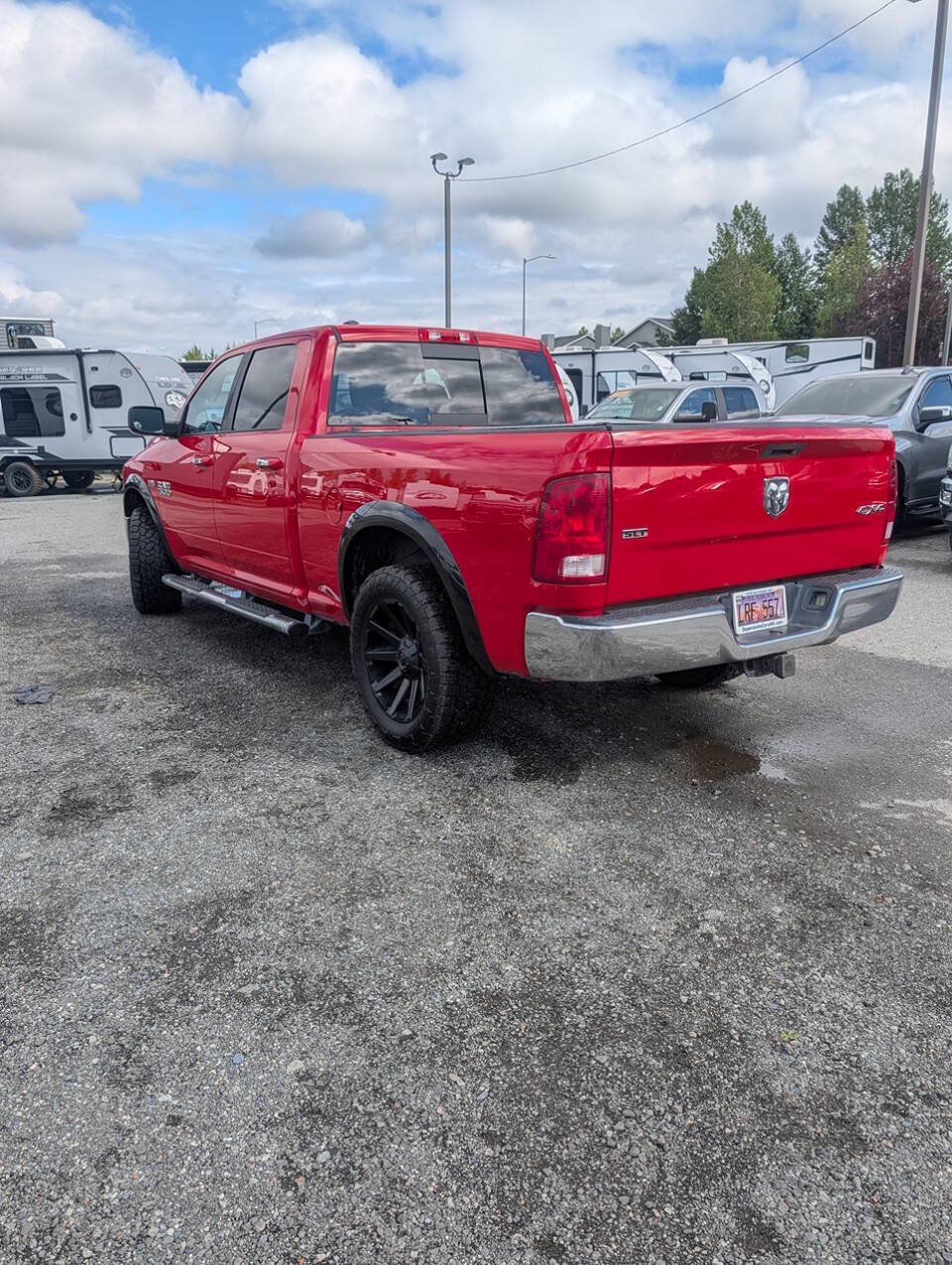 Used 2016 RAM 1500 Classic SLT w/ Luxury Group AWD/4WD image 4
