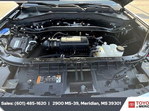 Used 2023 Ford Explorer Limited image 8