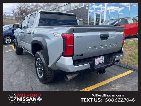 Used 2025 Toyota Tacoma TRD Off-Road image 3