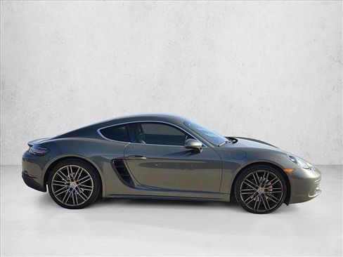Used 2022 Porsche 718 Cayman image 2