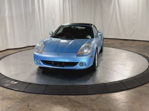 Used 2003 Toyota MR2 image 4