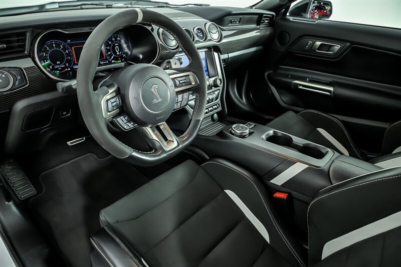 Used 2020 Ford Mustang Shelby GT500 w/ Carbon Fiber Track Pack RWD image 15
