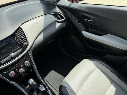 Used 2019 Chevrolet Trax Premier w/ LPO, Cargo Package image 24