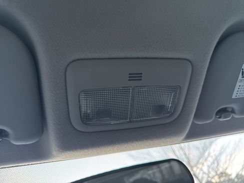 Used 2012 Toyota Yaris Sedan image 9