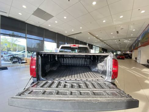 Used 2018 Chevrolet Colorado Z71 AWD/4WD image 26