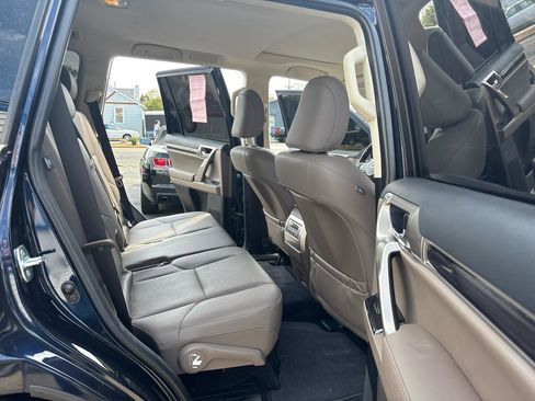 Used 2021 Lexus GX 460 Premium w/ Premium Package image 13