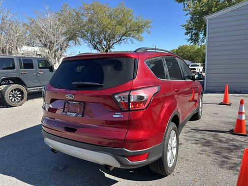 Used 2017 Ford Escape SE w/ Equipment Group 201A image 7