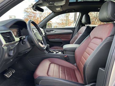 Used 2023 Volkswagen Atlas Cross Sport SEL Premium R-Line image 19