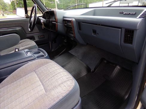 Used 1990 Ford Bronco AWD/4WD image 21