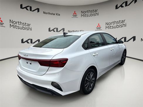 Used 2024 Kia Forte LXS w/ LXS Technology Package FWD image 6