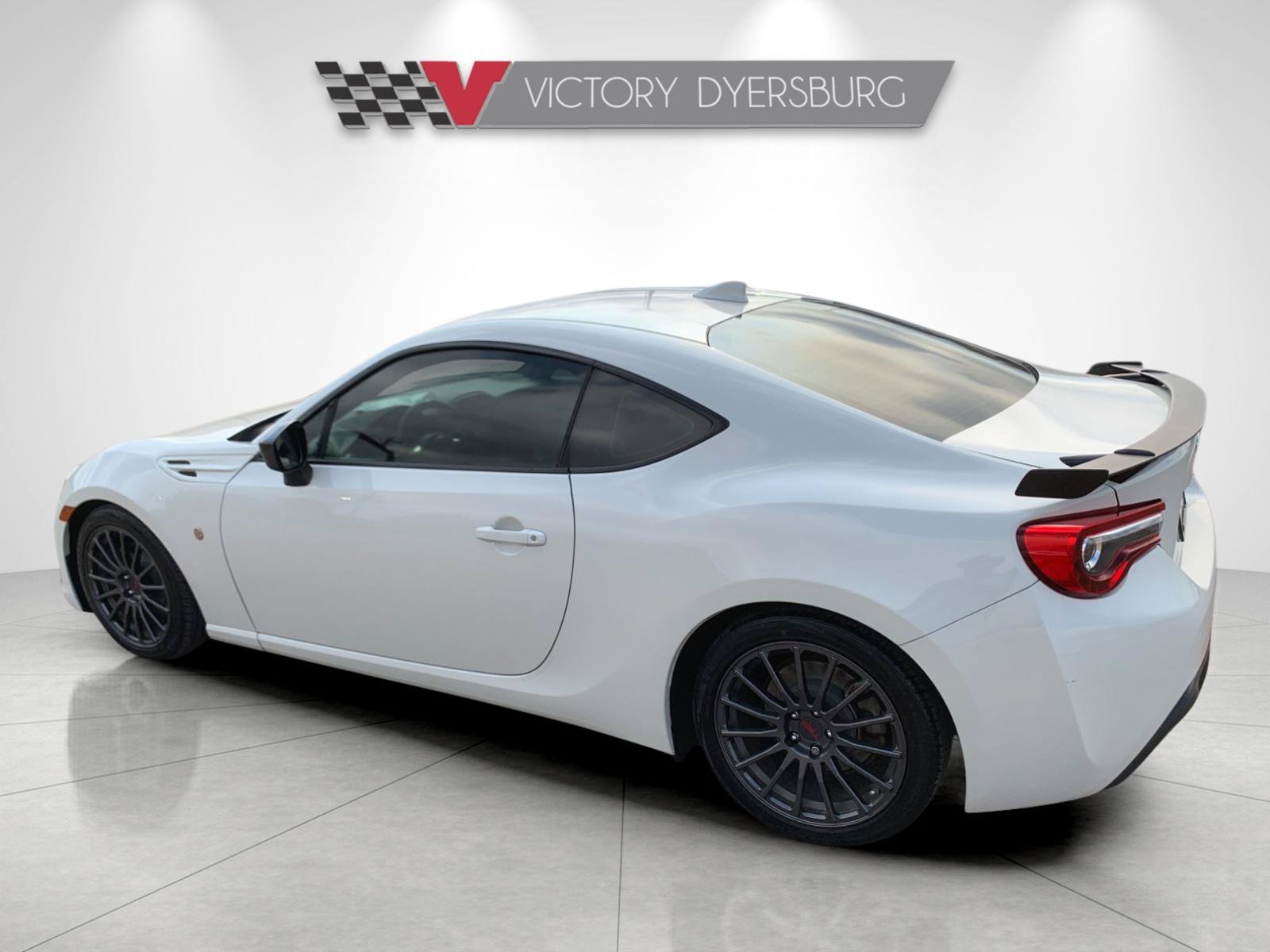 Used 2018 Toyota 86 RWD image 6