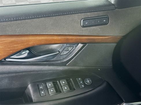 Used 2019 Cadillac Escalade Premium Luxury w/ Escalade Sport Edition image 25