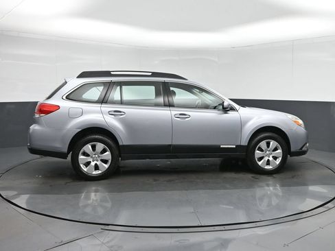 Used 2012 Subaru Outback 2.5i AWD/4WD image 8