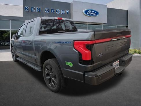 Used 2023 Ford F150 Lightning Lariat image 4