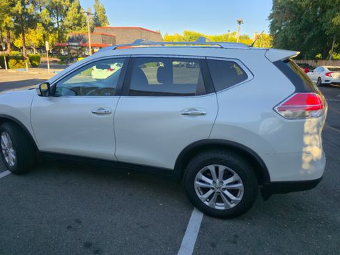 Used 2016 Nissan Rogue SV AWD/4WD image 7
