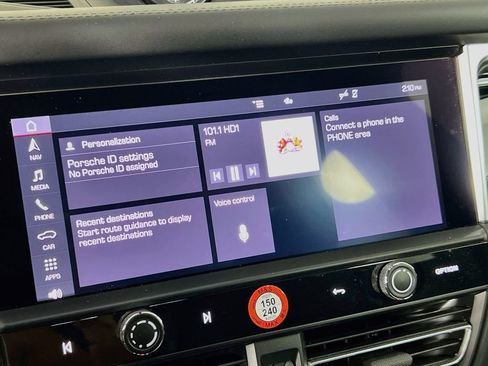 Certified 2024 Porsche Macan S AWD/4WD image 15