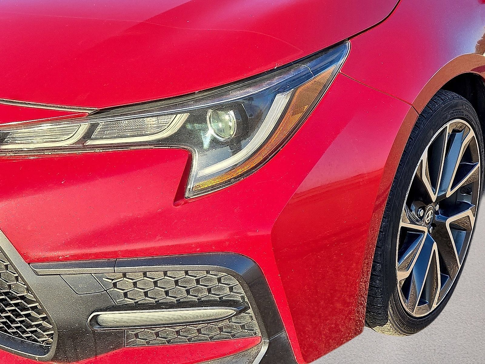 Used 2020 Toyota Corolla SE w/ SE Premium Package FWD image 9