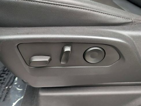 Certified 2022 GMC Sierra 1500 SLT w/ SLT Convenience Package image 21