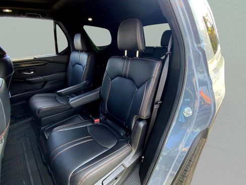 Used 2024 Honda Pilot TrailSport image 27