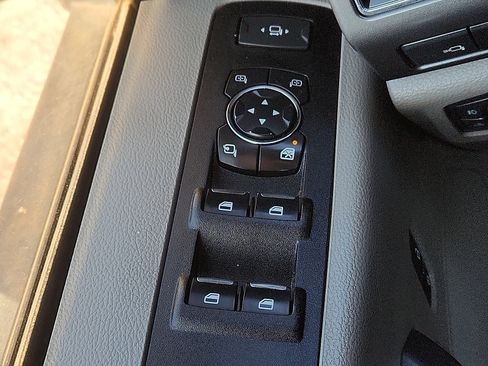 Used 2022 Ford F250 XLT w/ XLT Value Package AWD/4WD image 16