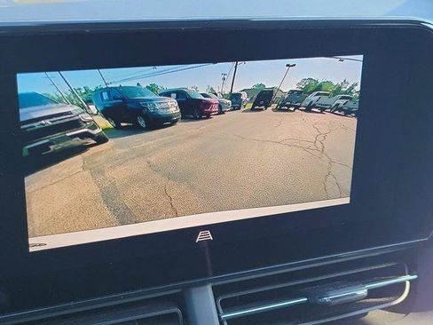 Used 2024 Chevrolet Trax LT w/ LT Convenience Package FWD image 29