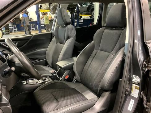 Used 2023 Subaru Forester Premium AWD/4WD image 25