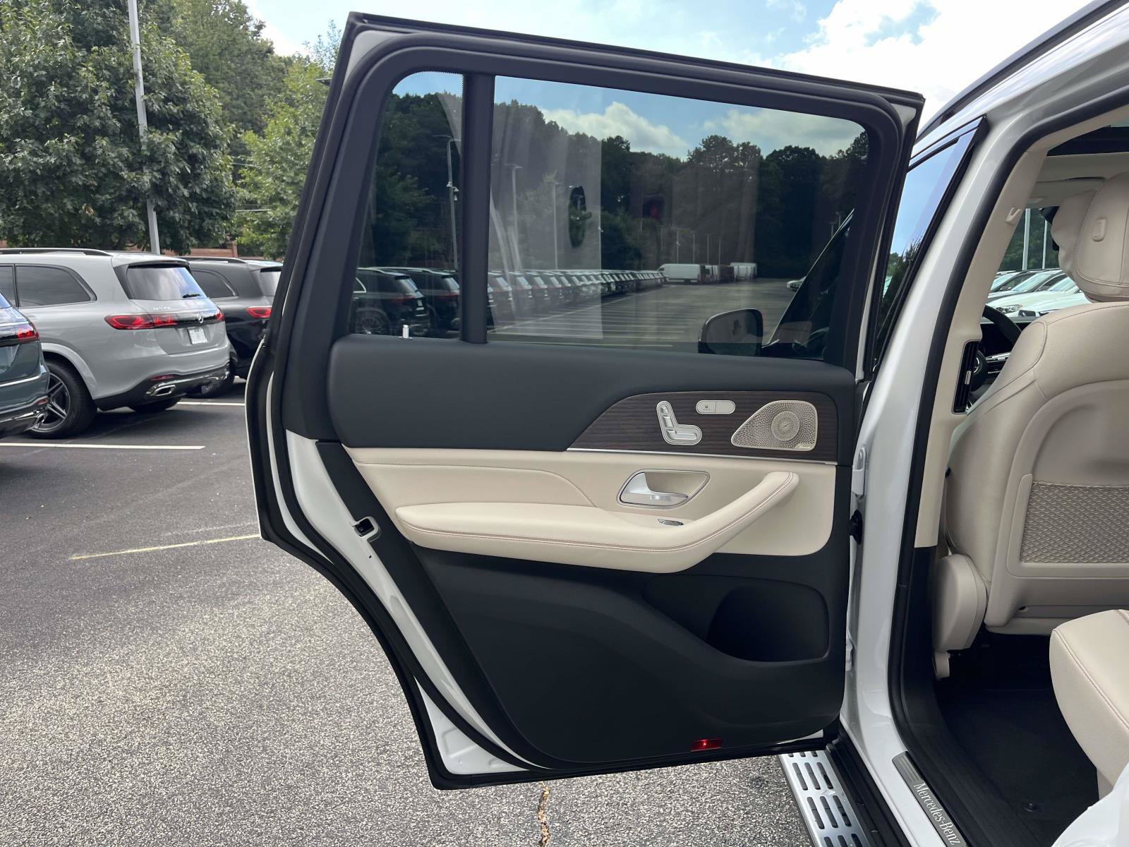 New 2027 Mercedes-Benz GLS 450 4MATIC image 39
