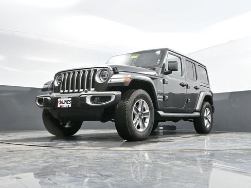Used 2020 Jeep Wrangler Unlimited Sahara image 35