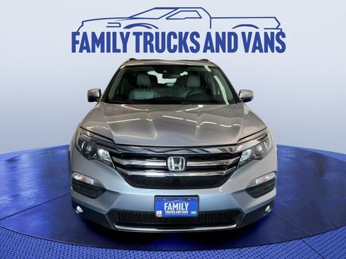 Used 2017 Honda Pilot Touring image 2