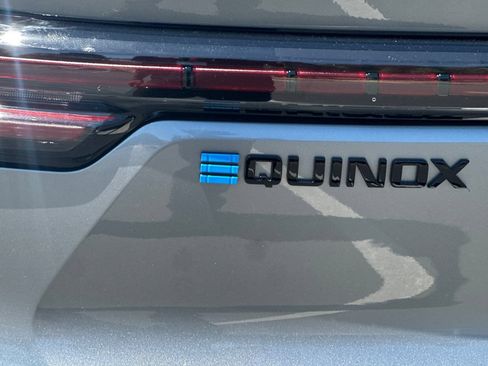 Used 2024 Chevrolet Equinox EV RS FWD image 13