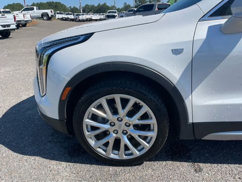 Used 2023 Cadillac XT4 Premium Luxury w/ Driver Assist Package AWD/4WD image 9