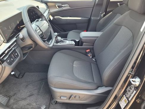 New 2026 Kia Sportage LX w/ LX Convenience Package FWD image 8