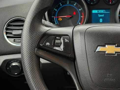 Used 2015 Chevrolet Cruze LT image 17