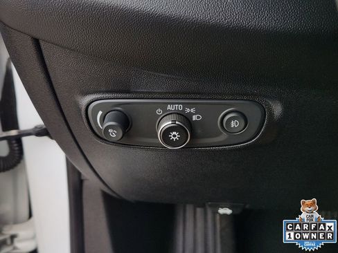 Used 2018 Chevrolet Equinox Premier image 28