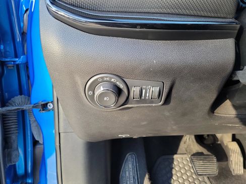 Used 2023 Jeep Compass Trailhawk image 10