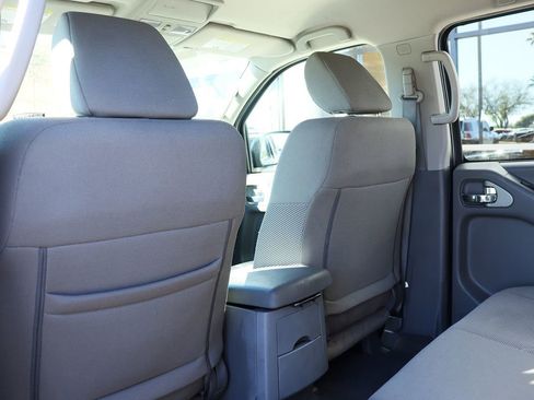 Used 2019 Nissan Frontier SV image 31