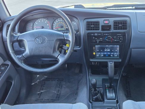 Used 2000 Toyota 4Runner SR5 AWD/4WD image 18