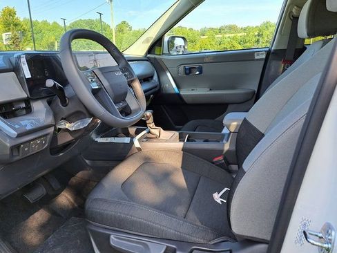 New 2027 Kia Seltos LX FWD image 12